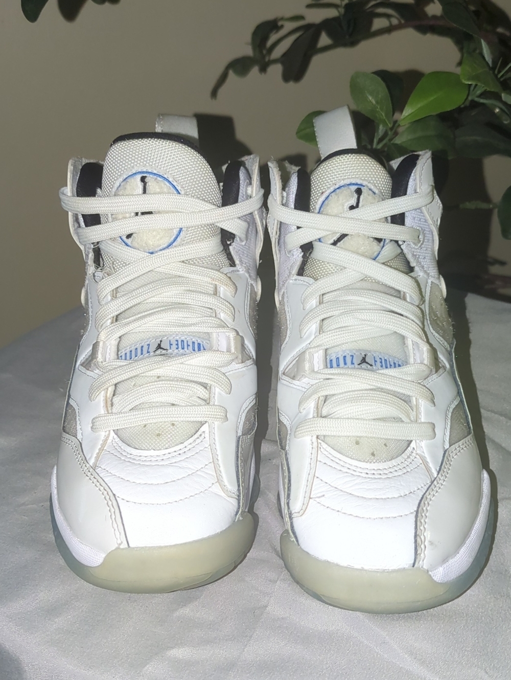 Jordan Jumpman White Sneakers with Blue Accents EUC